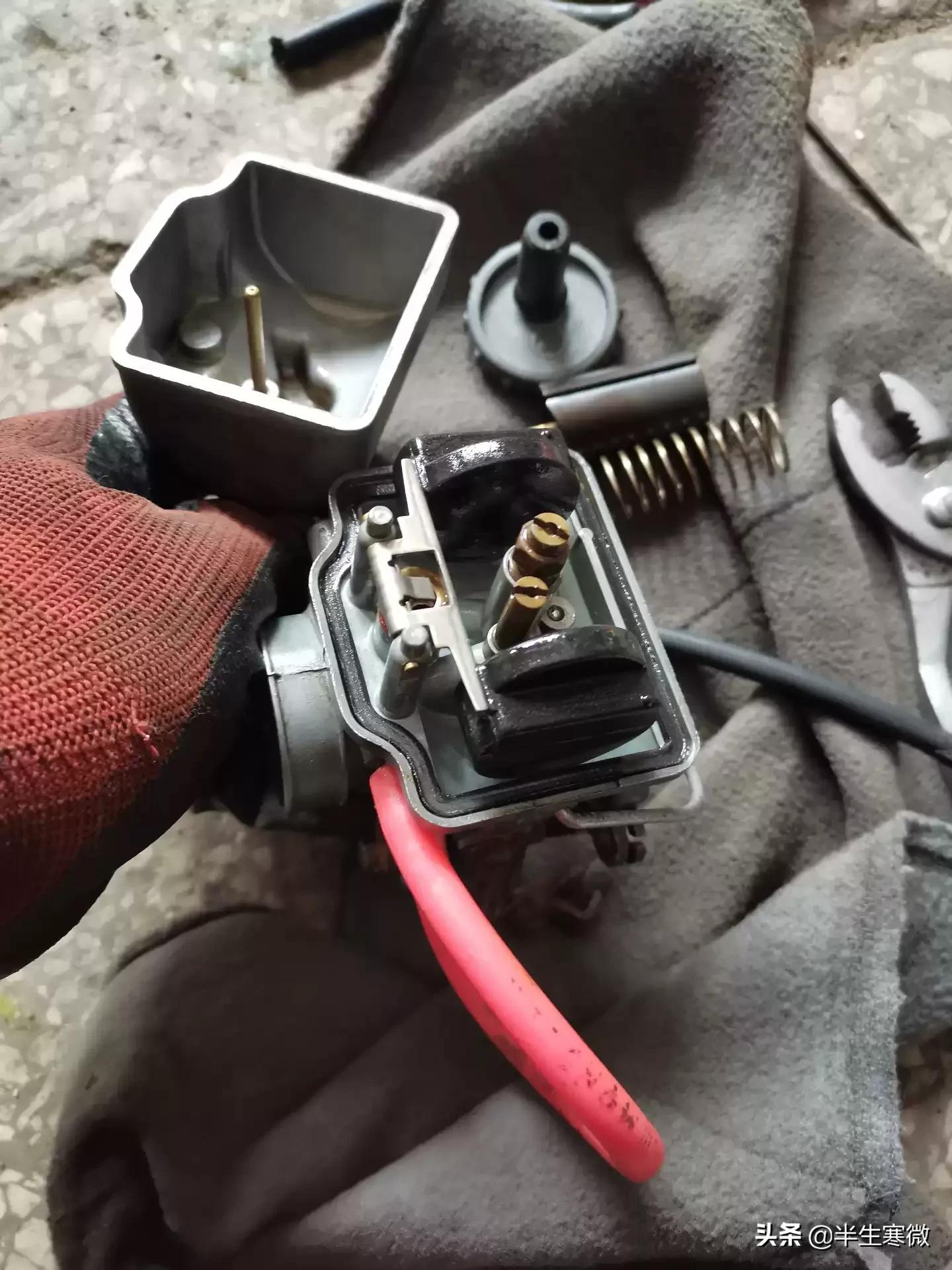 台湾野狼125摩托车是哪一年,台湾豪华野狼125什么价格