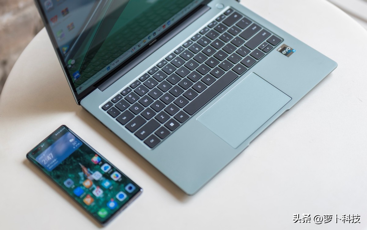 华为matebook14s2022款外观及插口,华为matebook14s2022款深空灰