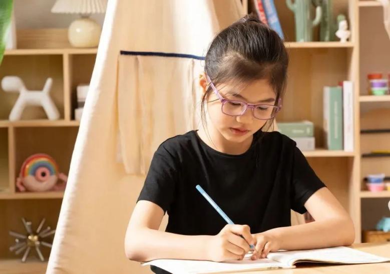 蔡司成长乐镜片孩子们配镜的首选,孩子矫正眼镜蔡司哪款好