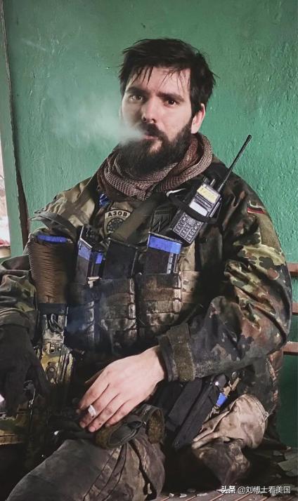 亚速钢铁厂直升机任务更多细节曝光！提供*器武**、补给和额外士兵