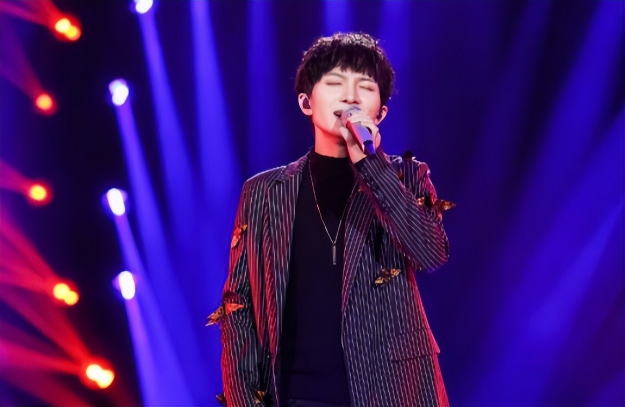 2020鏄ユ櫄浼楀鏄庢槦鍚屽彴婕斿敱,鏄ユ櫄鑰佹瓕鍞卞鍚屽彴