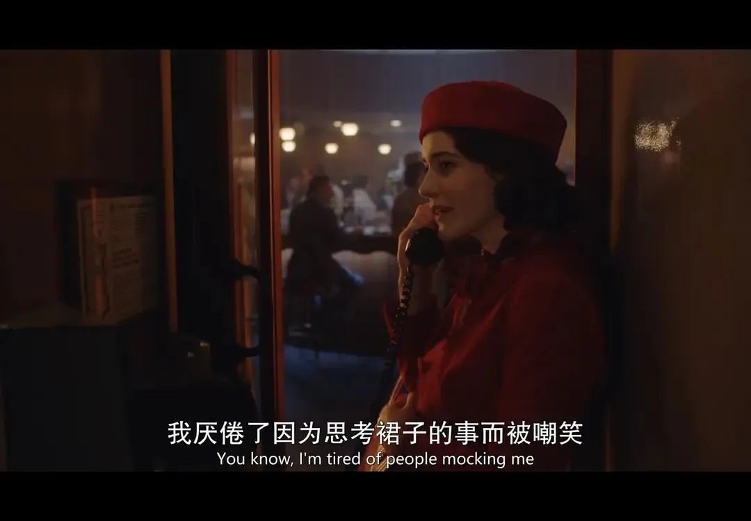 穿大牌西装背200块帆布包，混搭百元球鞋，她演女高管我服！