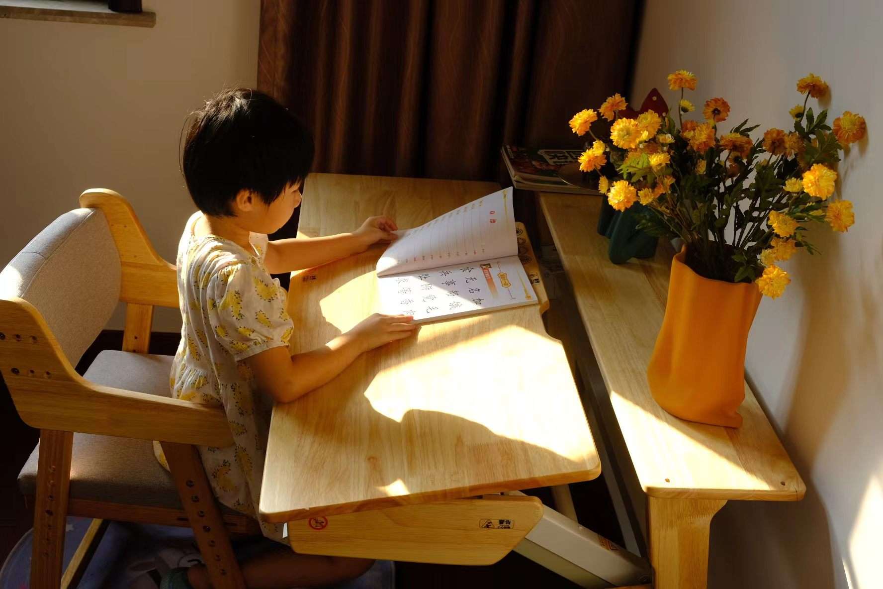 怎么选购学习桌椅,如何挑选学习桌椅品牌