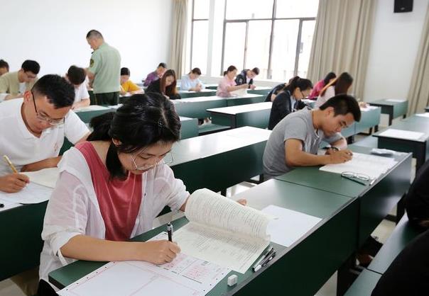 2022*队军**文职公开招聘，工作稳定待遇佳，部分岗位专科生也有机会