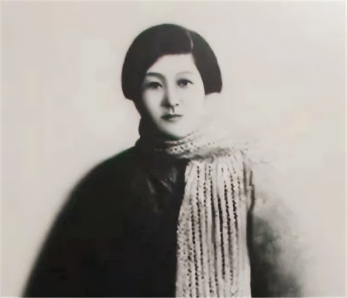 结婚10日萧军就变心，此后50年视妻如空气，妻子晚年竟说：不后悔