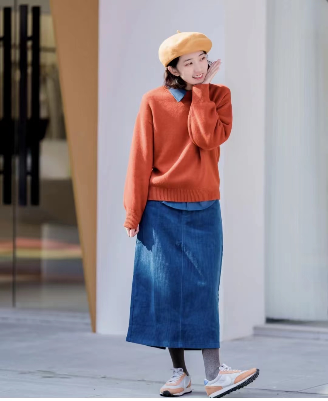 外套秋冬蓝色搭配什么颜色,秋冬比较显高级的颜色搭配