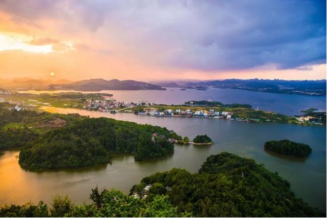 这样的贵阳你还愿意来吗,这个角度的贵阳你见过吗