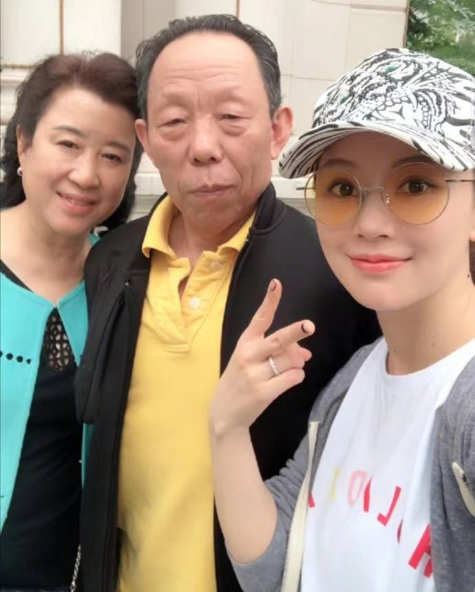 九球天后潘晓婷个人简历,38岁九球天后潘晓婷颜值惊艳全球