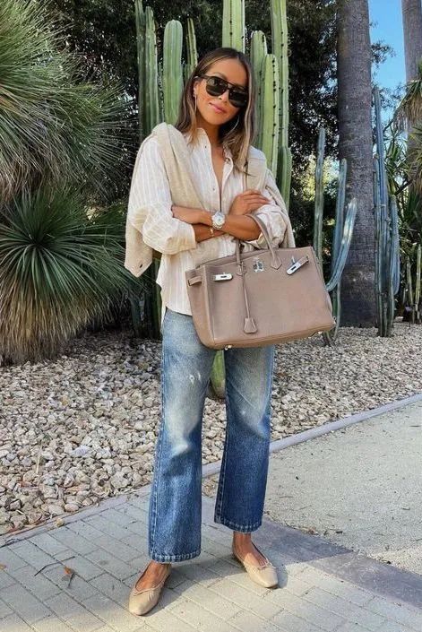 直筒牛仔裤小白鞋穿搭,小白鞋牛仔裤秋冬穿搭图片