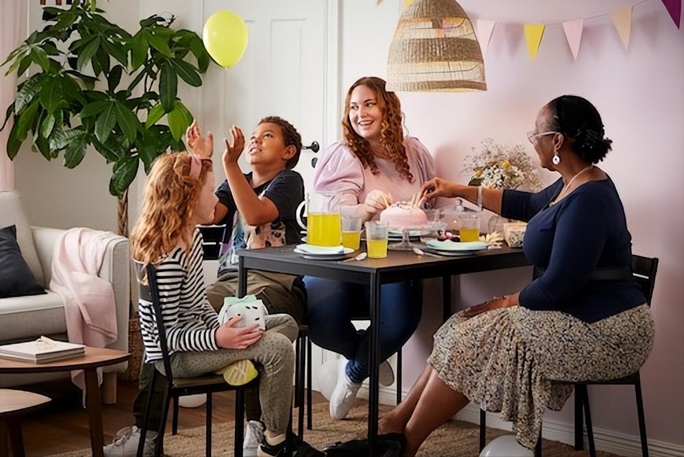 怎么买好看餐桌最划算最实用,餐厅有没有必要买一个好餐桌