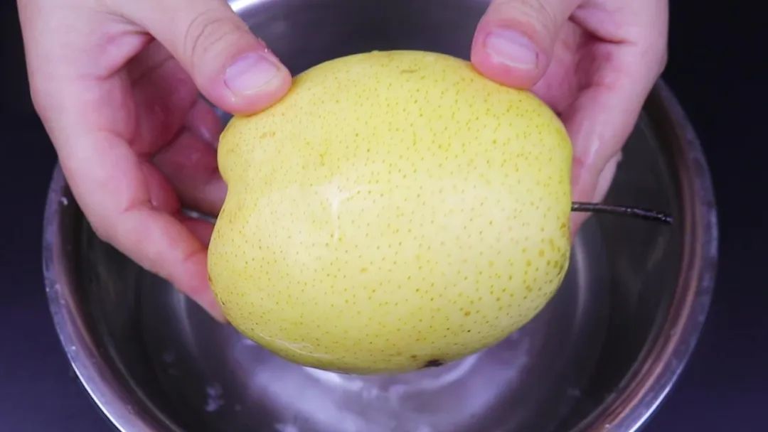 治喉咙咳嗽煮什么吃,什么水果蒸着吃了治咳嗽