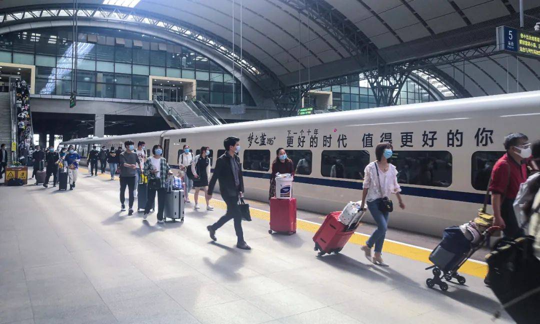 抢占心智I彭小东:白酒为什么最爱投放户外广告，怎么投？