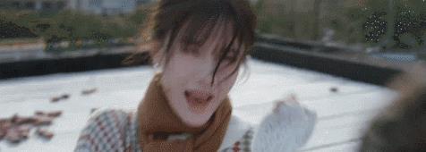 胸罩*点露**，花式泳衣，这些辣眼睛的操作，导演肚子里没一点墨水吗