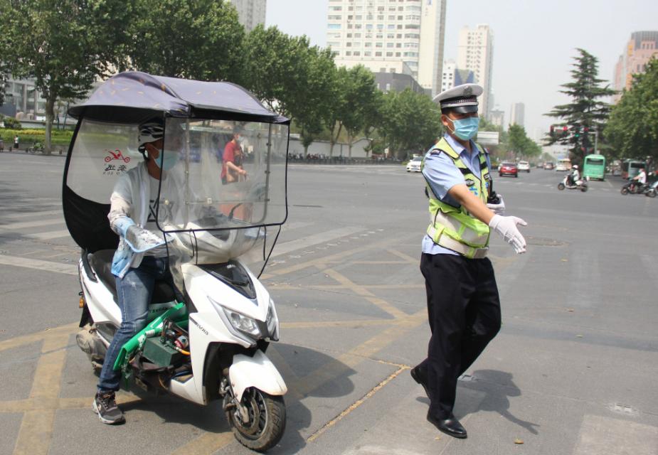 电动车上路迎来“2禁”管理,电动车上路实行“3禁1罚”