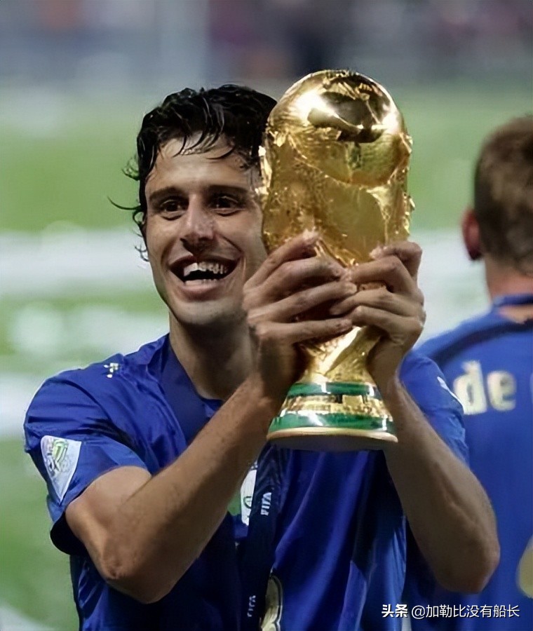 连续无缘世界杯的残酷事实是否让人更怀念02与06年的蓝衣军团？