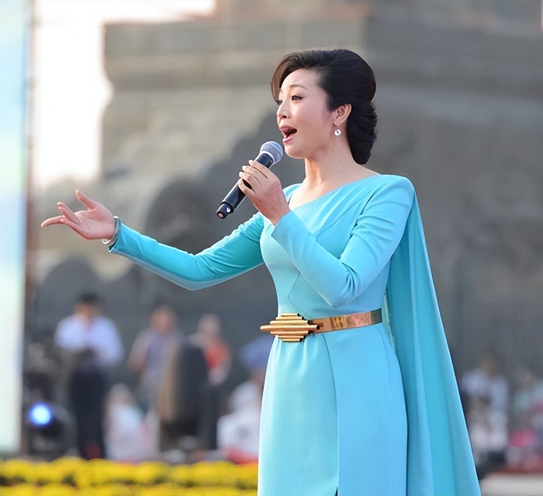 李丹阳她妈妈的葬礼全过程视频,歌唱家李丹阳父亲多少岁去世