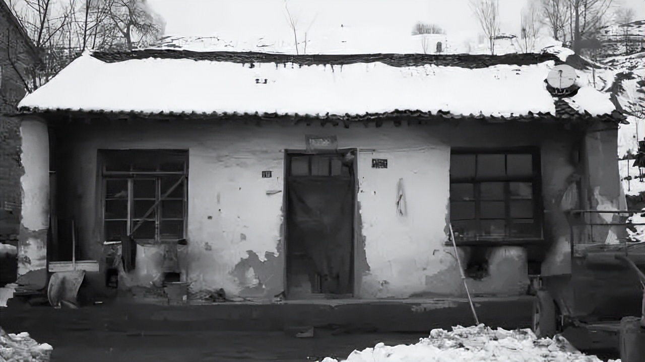 四川一女子遭公公强奸六年，丈夫问：为何一次不反抗一次不报警!