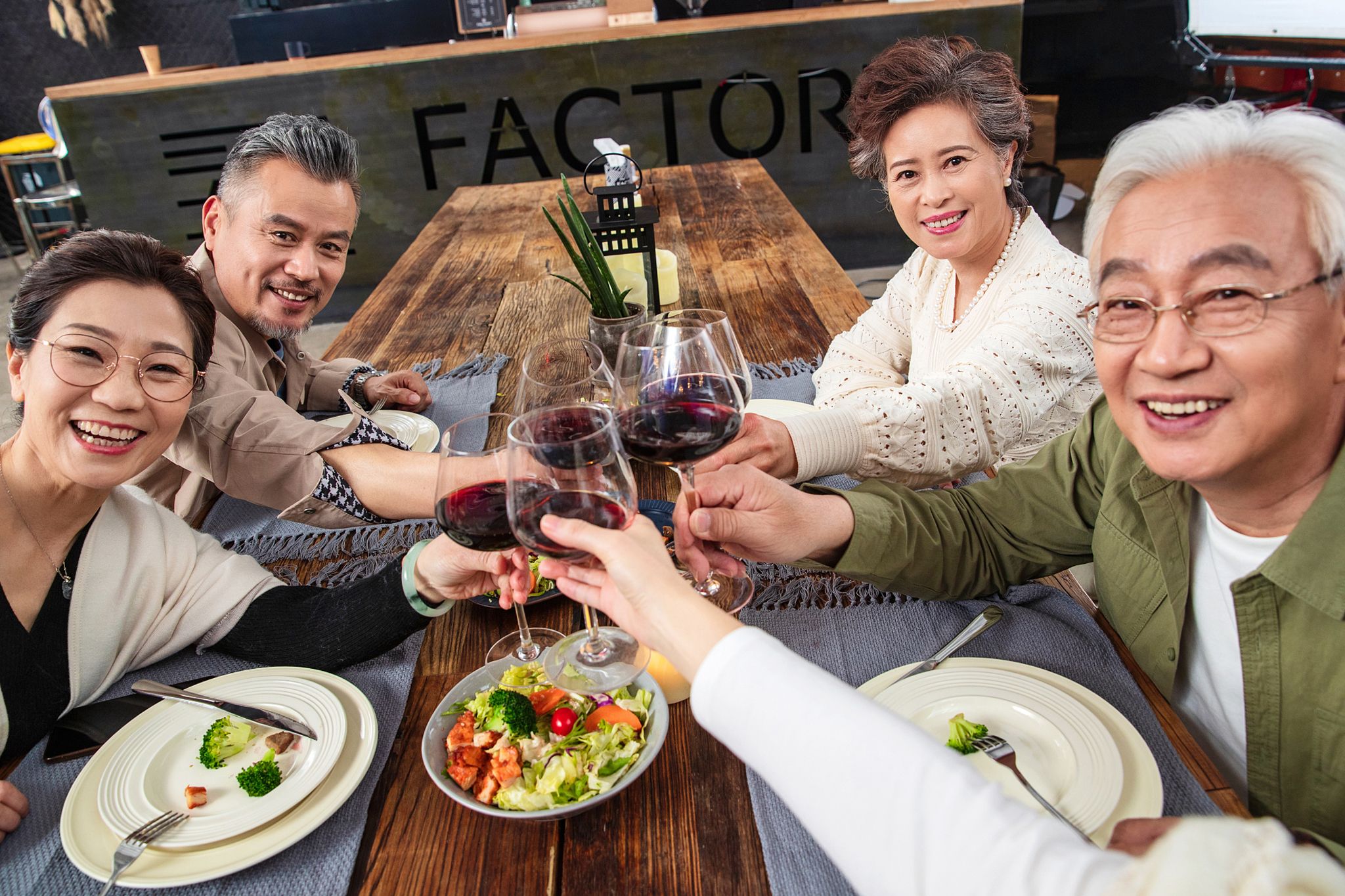 研究发现:晚餐与寿命息息相关!怎么吃、吃多少,今天告诉你答案