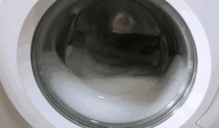 衣服洗完沾满毛絮怎么办？教你这么做，衣服洁净如新，真省事