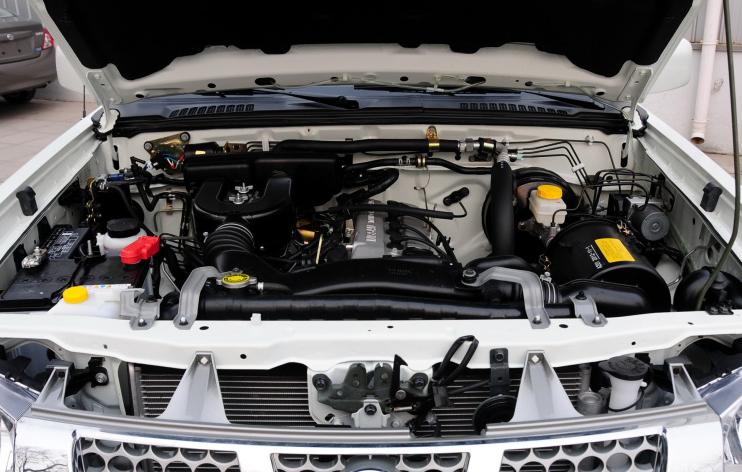 3.3帕拉丁的引擎,新款日产帕拉丁试驾亮相