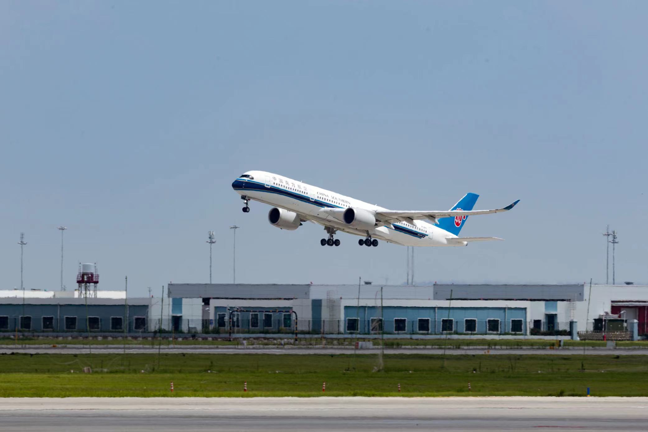 南航广州-伦敦航线实现往返直飞,南航开通大兴至伦敦直飞航线