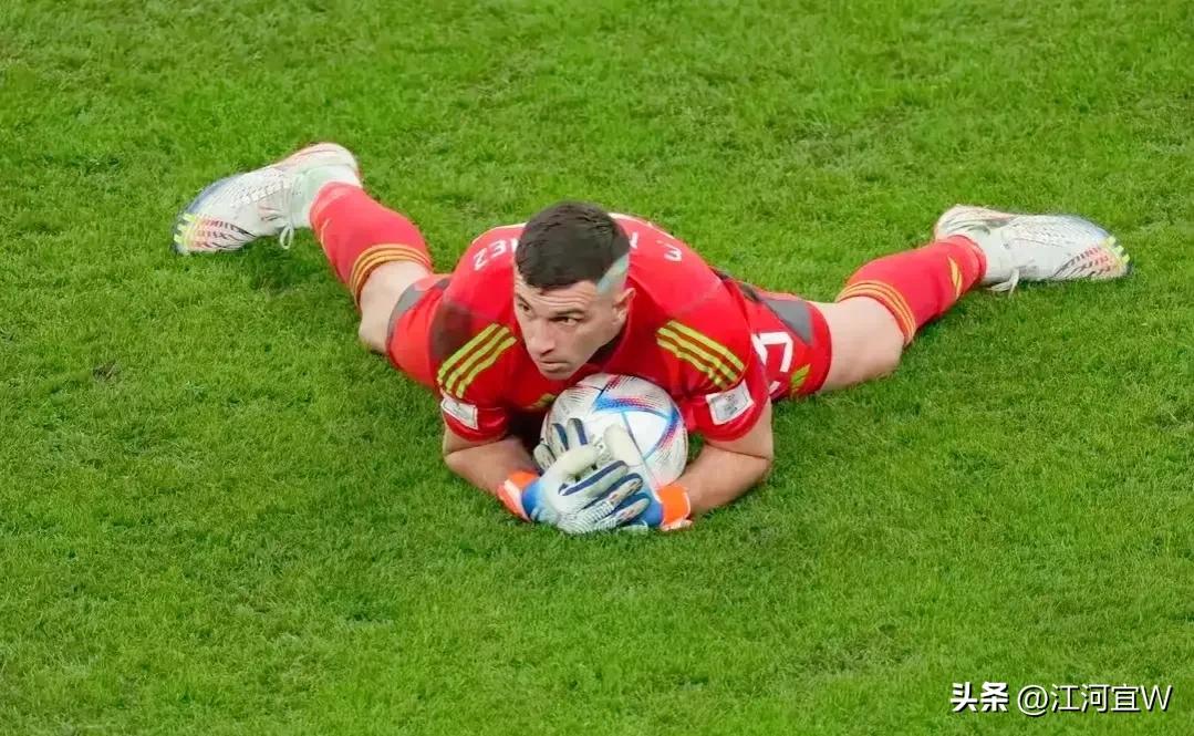 盘点世界杯门将封神扑救,世界杯十大巅峰时刻