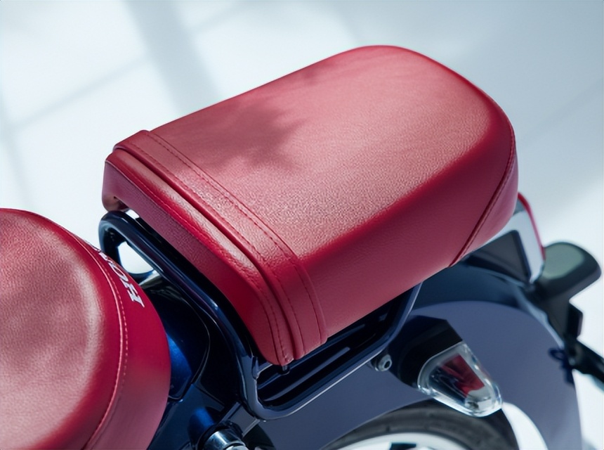 本田幼兽弯梁摩托车旅行视频,本田小弯梁摩托