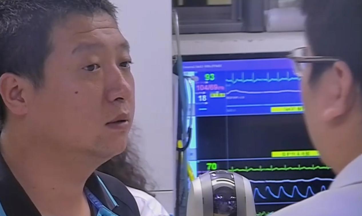 53岁父亲遭受车祸九死一生,父亲被卡车拦腰碾压救活了吗