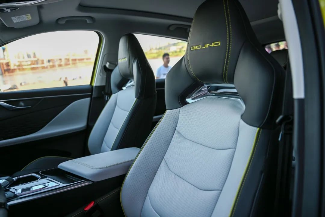 鸿蒙车机+1.5T魔核发动机，北京汽车魔方仅10.29万元起开启预售