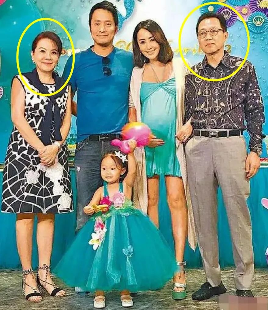 弯弯贵妇王思佳被爆背假包，跟贵妇当闺蜜压力这么大吗？