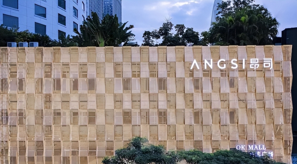 一个蛋糕1314万，中国首家1亿网红店凉了，搬出易烊千玺也没用