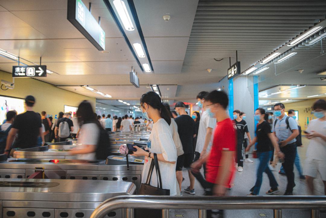 深圳哪些厂普工工资高包吃住,深圳比亚迪普工工资待遇怎么样