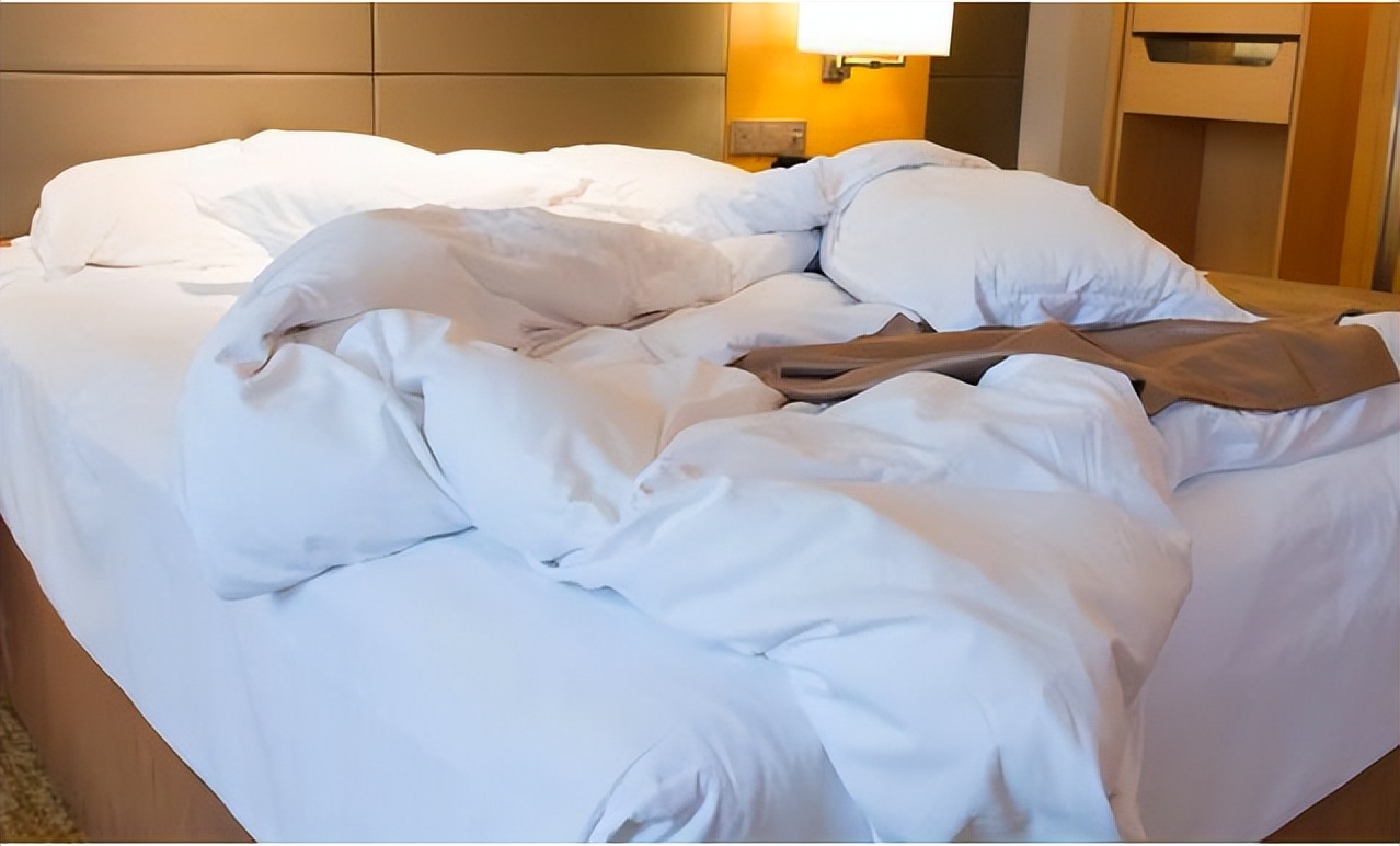 杭州一男子200万与女子签5年*养包**协议，2年后又起诉要回，结局？