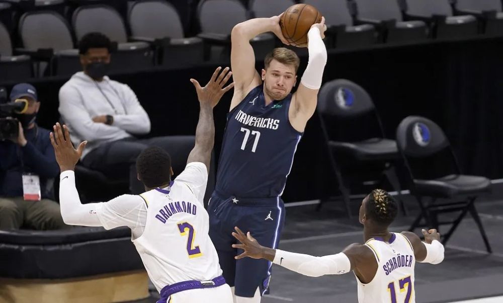 东契奇面对外线封防怎么打,东契奇怎么破包夹