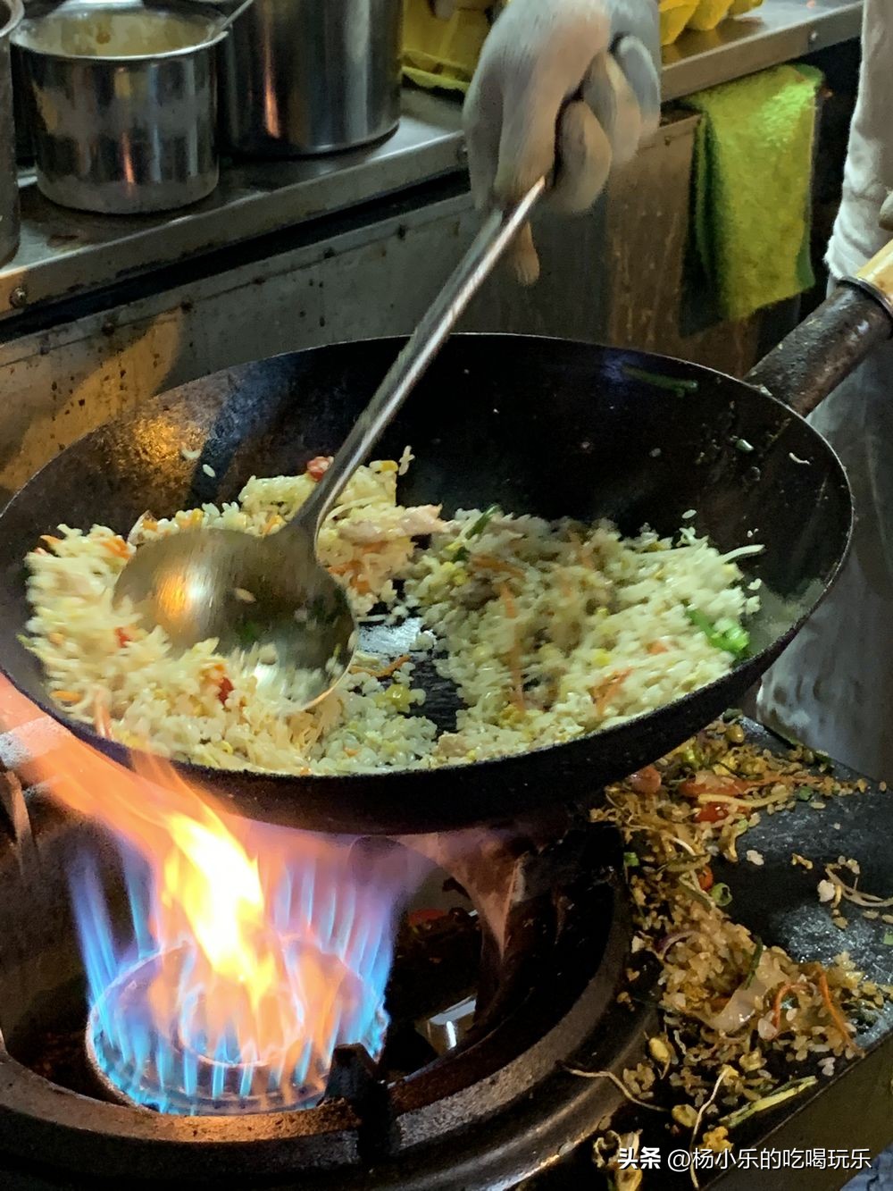 重庆民心佳园人山人海,重庆民心佳园夜市回归“顶流”