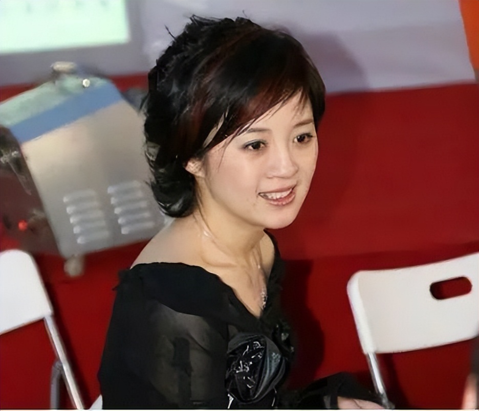 哪些主持人离开央视后比较落魄,离开央视的10名主持人是谁