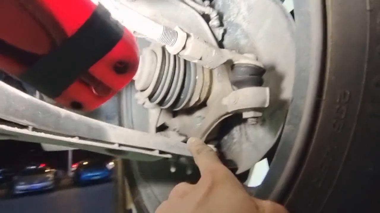 大众帕萨特加速底盘有异响,帕萨特的异响类型