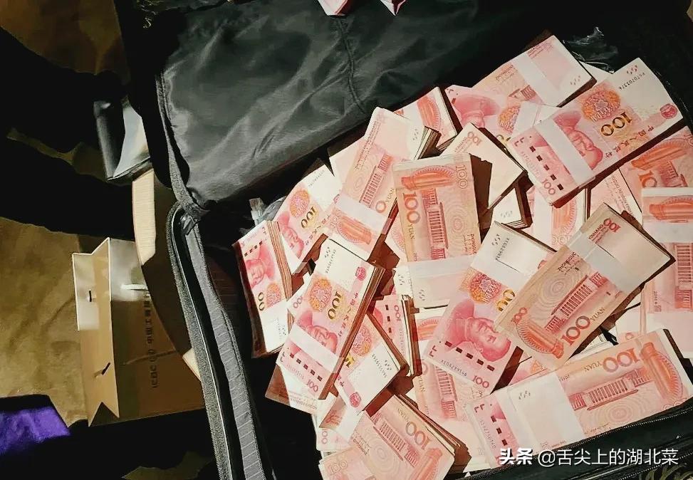 离婚分了1673万,八年没陪父亲吃顿饭,亏欠父母,此恩今生难还