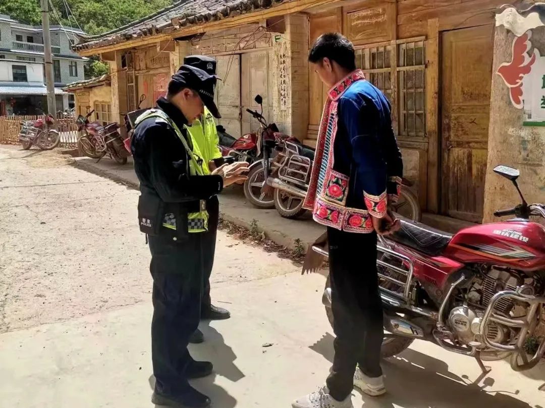 鍗楀崕浜よ澶滄煡鎶よ埅,鍗楀崕浜よ鎶よ埅