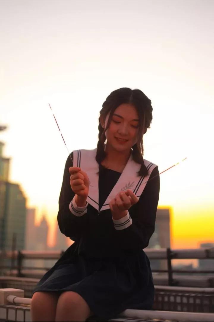 老婆花钱如流水借呗欠3万,老婆花钱如流水该不该把工资给他