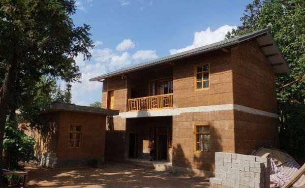 农村父母过世后土地能否子女继承,农村老家父母去世后房子怎么继承