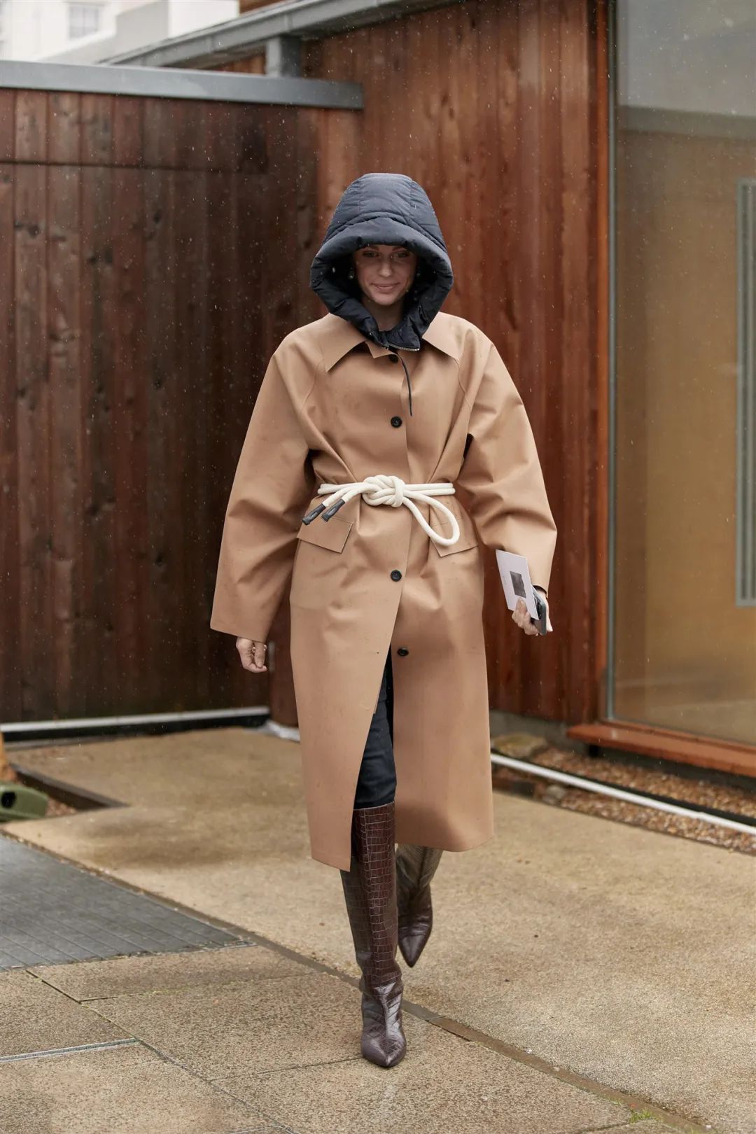 奶茶色高级感,高级色奶茶色和咖色