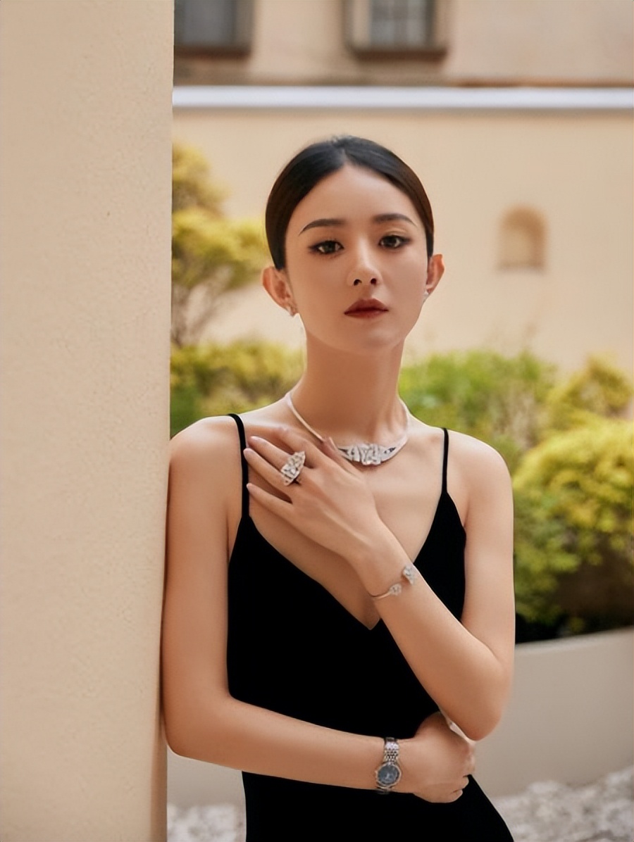 赵丽颖写真照片大全秀身材,赵丽颖写真吊带黑裙图片