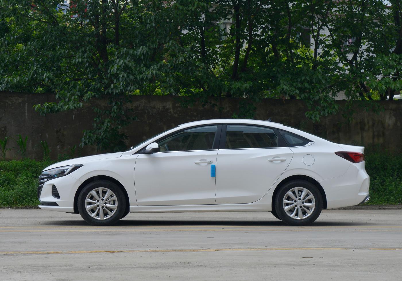 预算8万落地逸动,花7万买电车值得吗