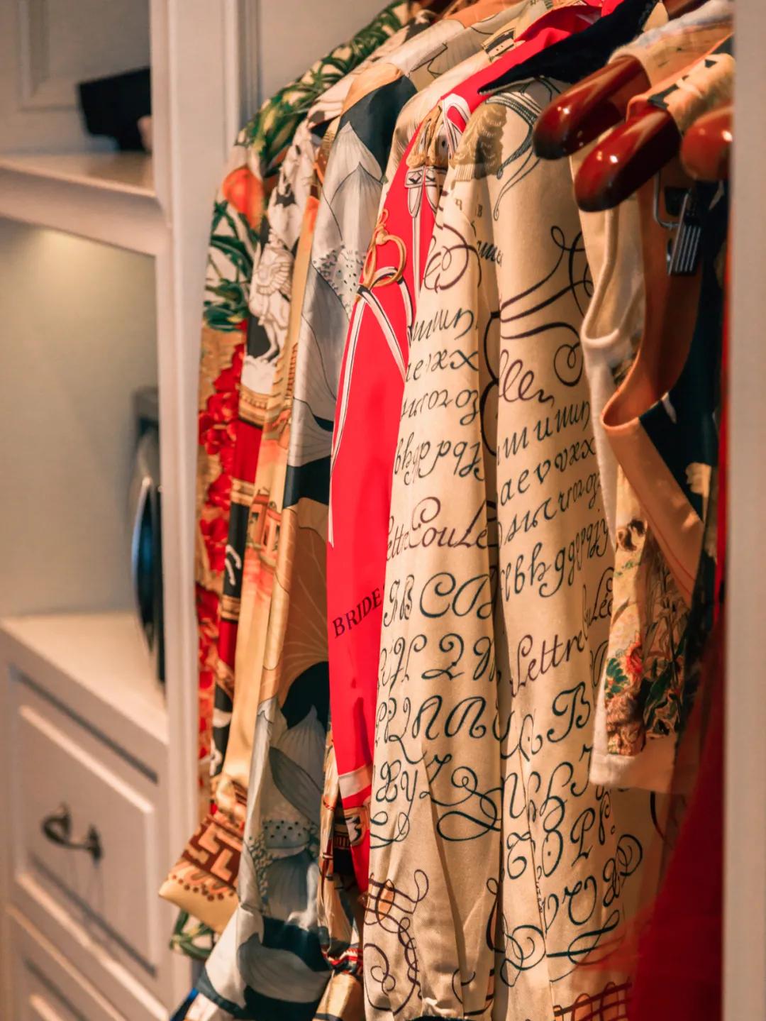 最火的爱马仕丝巾,第一条爱马仕丝巾