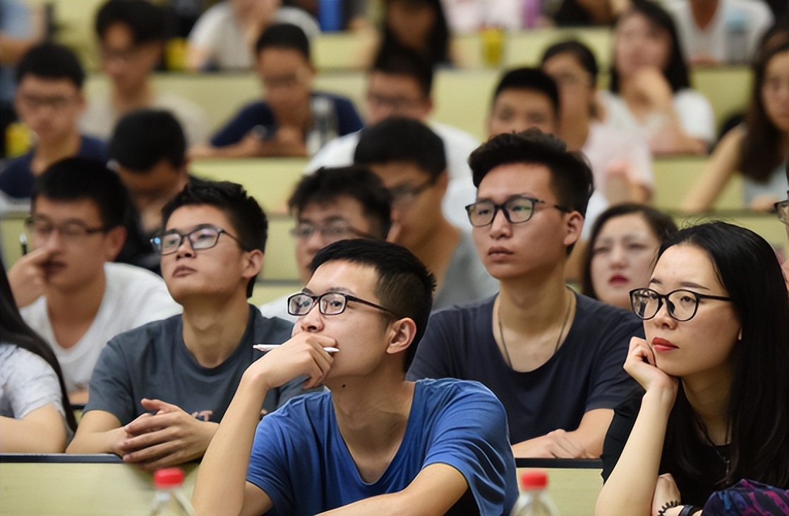 理科文科分数差距很大,文科理科毕业后的差距