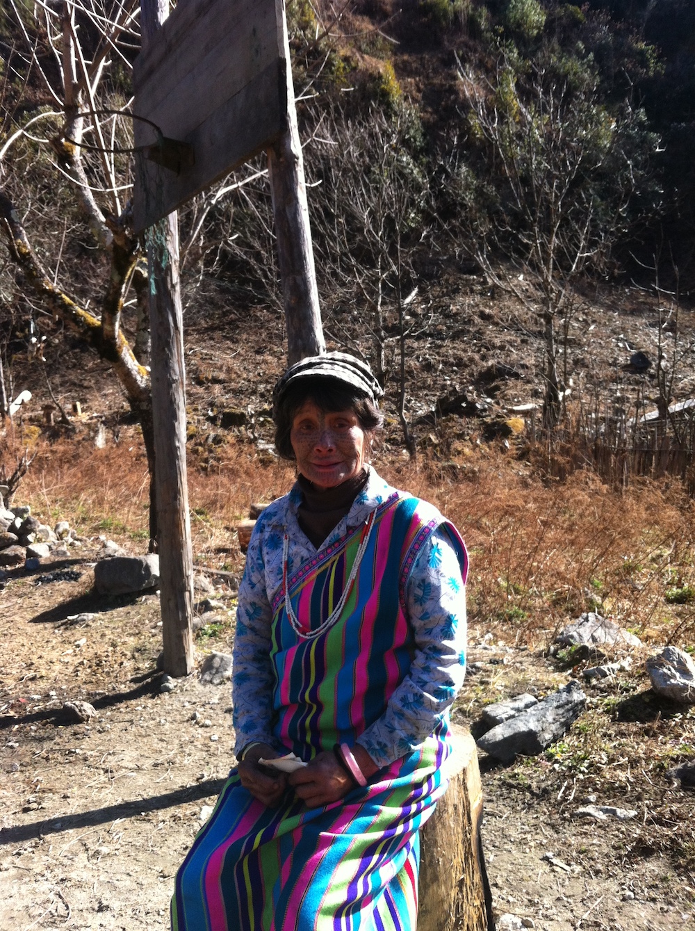 纹面女在独龙江哪个村落,寻找脸部有胎记的女人