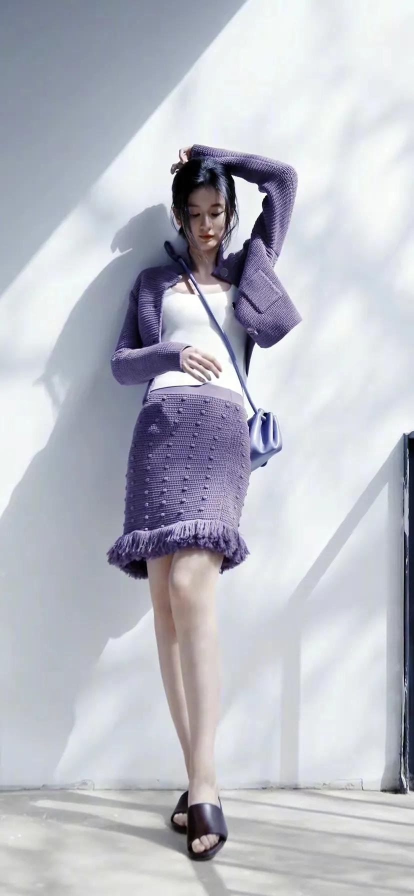 春风唤雨润花田，葱茏岁月韵琴弦