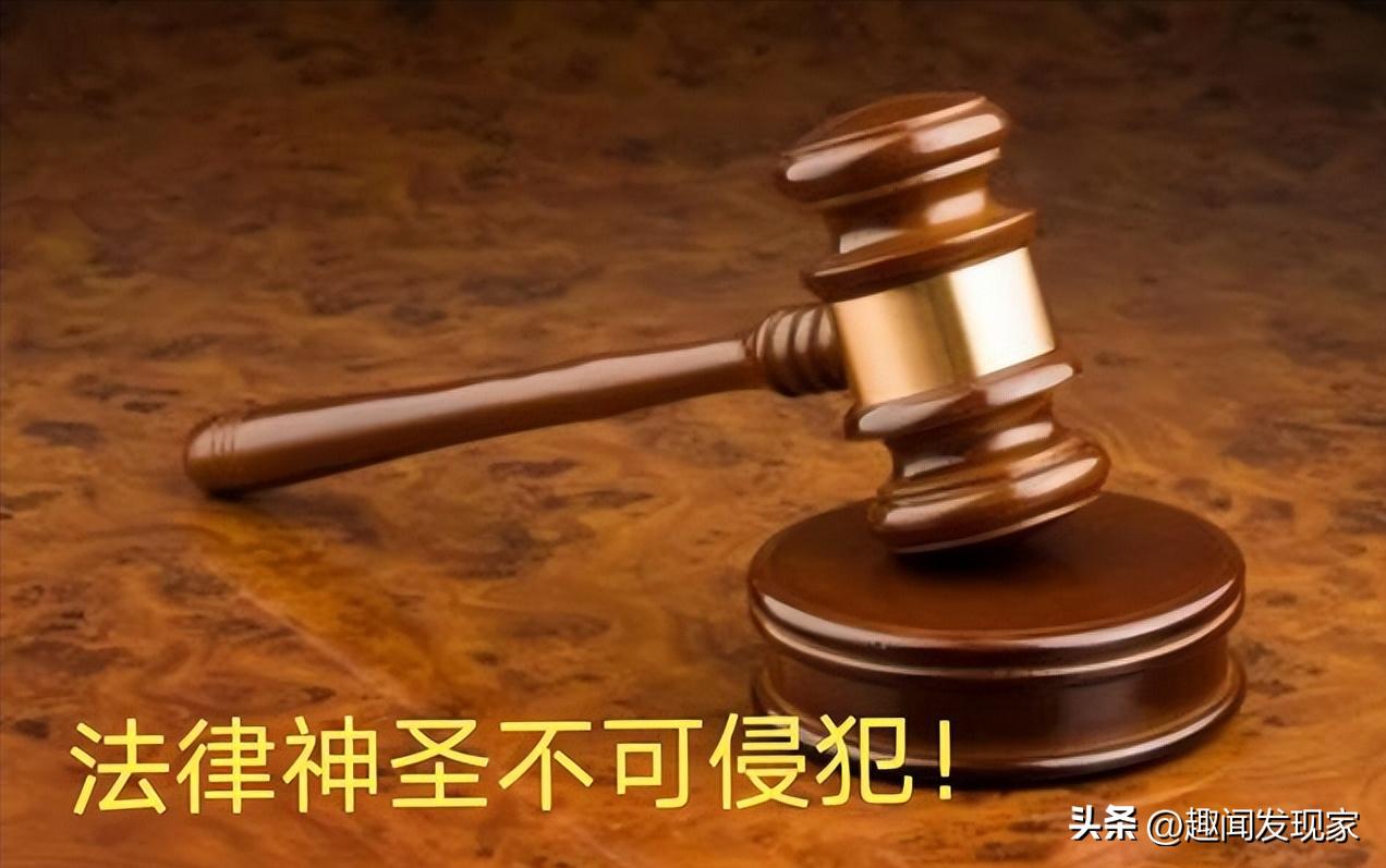 女子偷闺蜜金手镯为男友换新手机 (女子偷走闺蜜手机拿去卖)