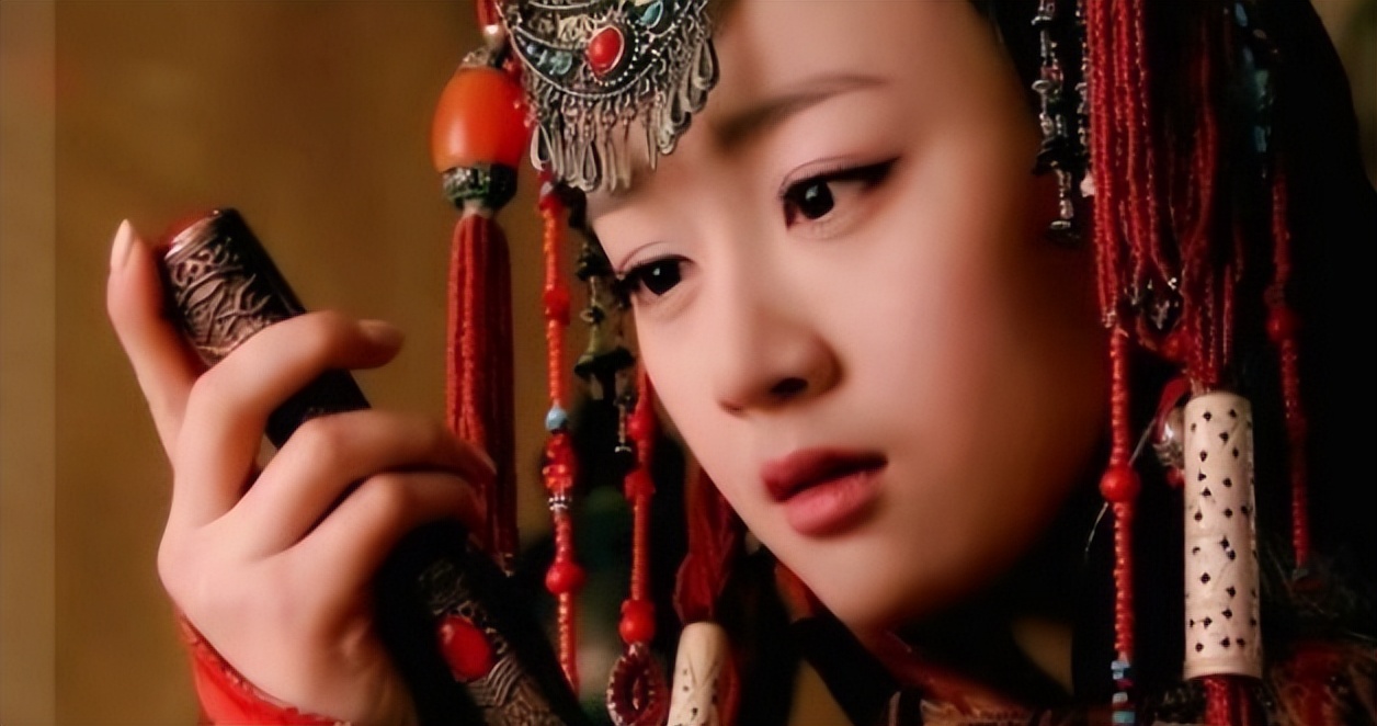 整容过度垮脸的女星,整容失败的蛇精脸女演员